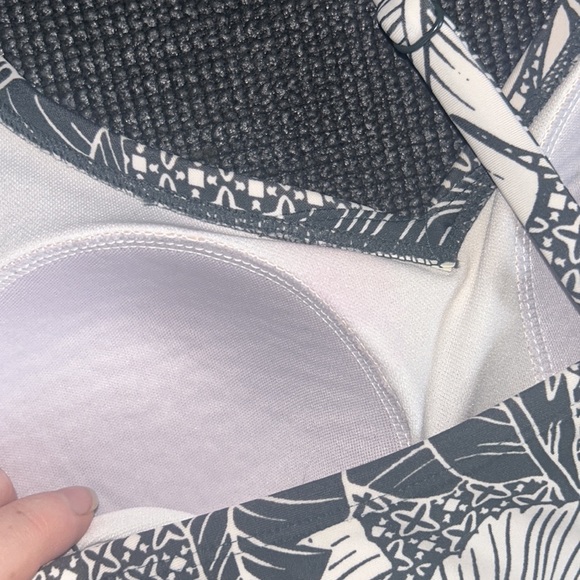 Green Jungle Print Swimsuit - Picture 6 of 7